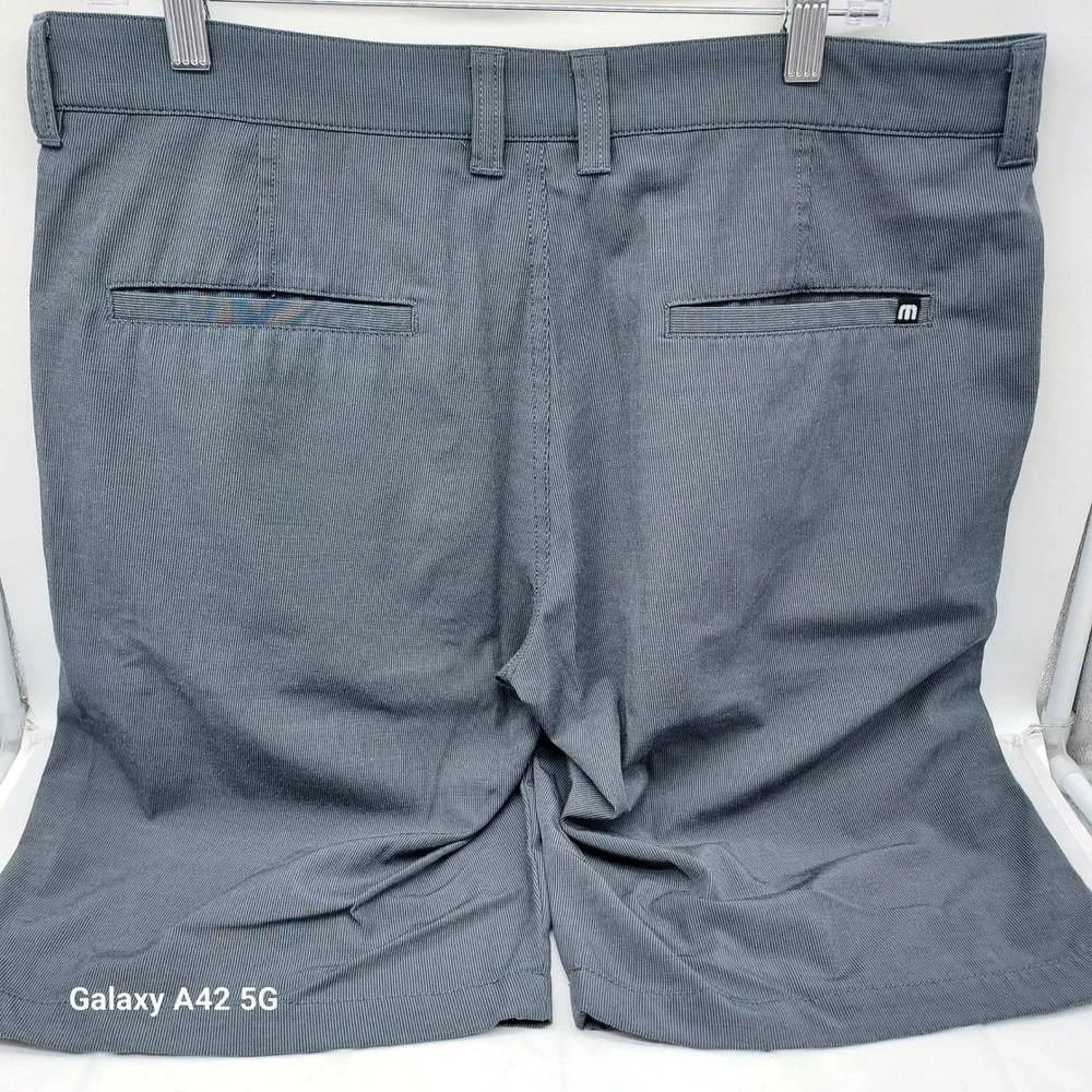 Travis Mathew Mens Golf‎ Shorts Grey Micro Stripe Stretch Size 34